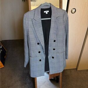 Bar III women’s plaid blazer, size M. New with tags.